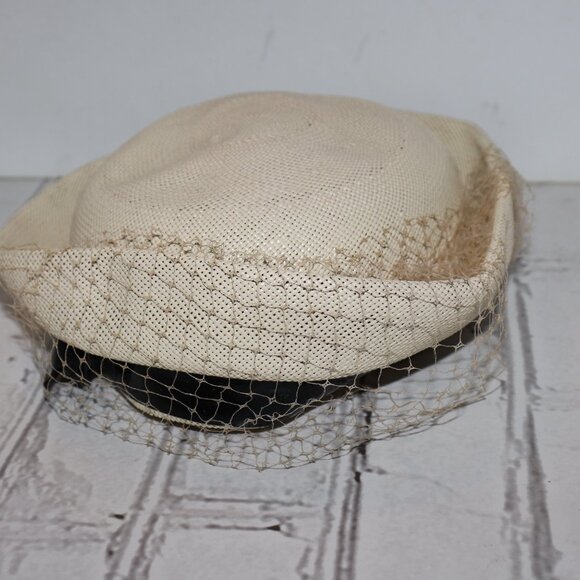 👒 Vintage Cream Straw Hat with Black Band & Veil – NWT Timeless Elegance · - Picture 8 of 8